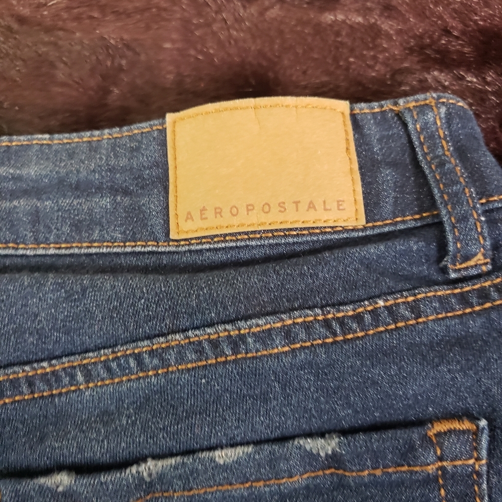 Used - Picture 2 of 4